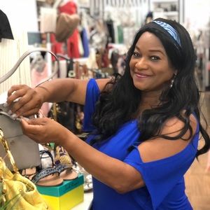 Meet your 6yr Posher (Carla) See @LuxeDesignerRsL